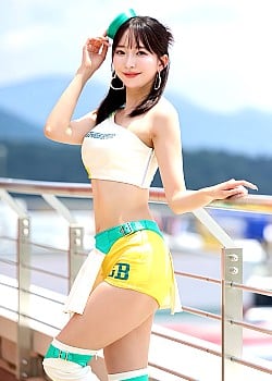 Kaede Murakami (Race Queen)
